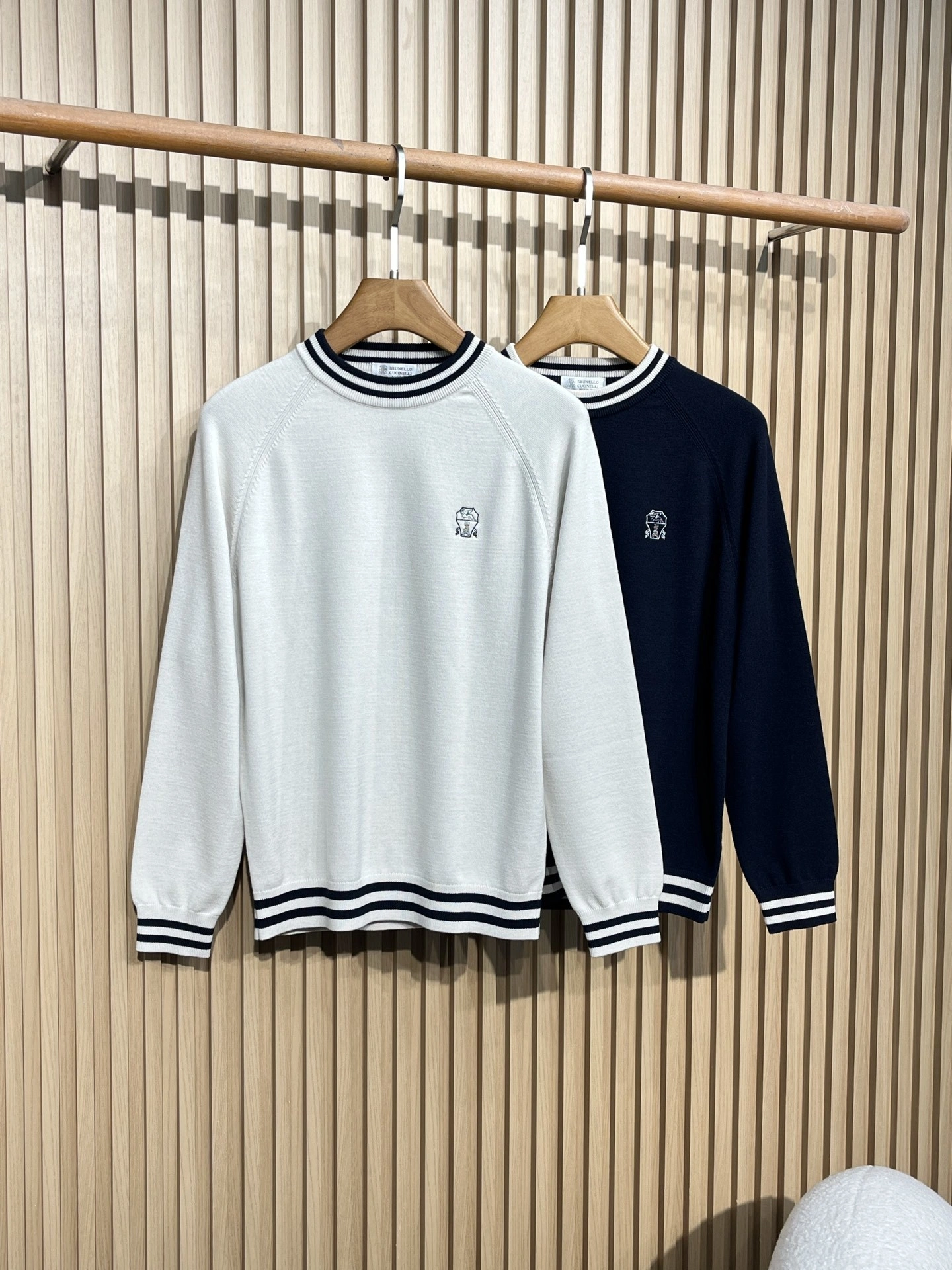 wg.luxury-- 2ru9588o wool embroidery 2colour item: E-F443J1819-2H